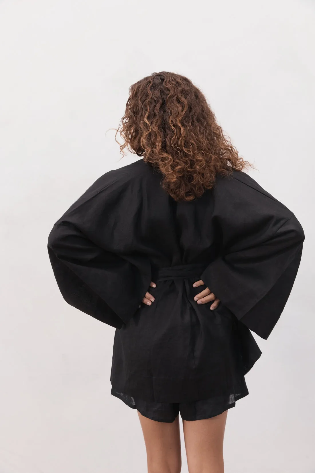 Anya Linen Kimono Black