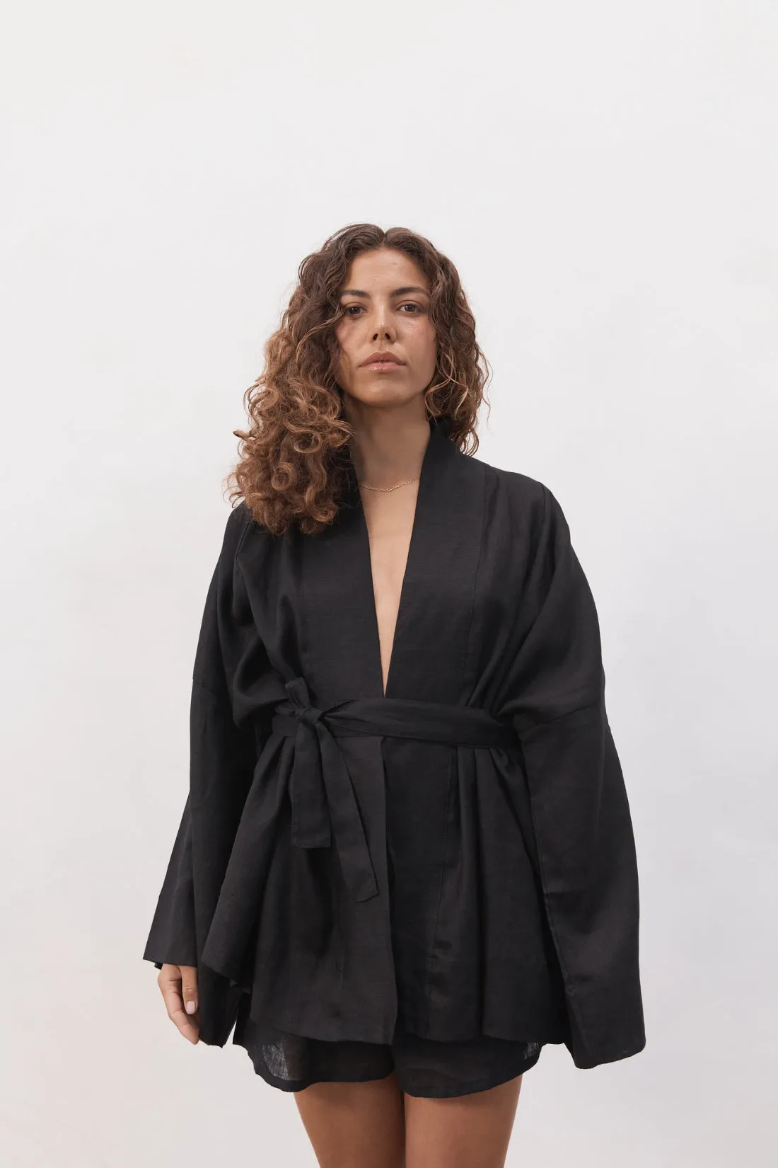 Anya Linen Kimono Black