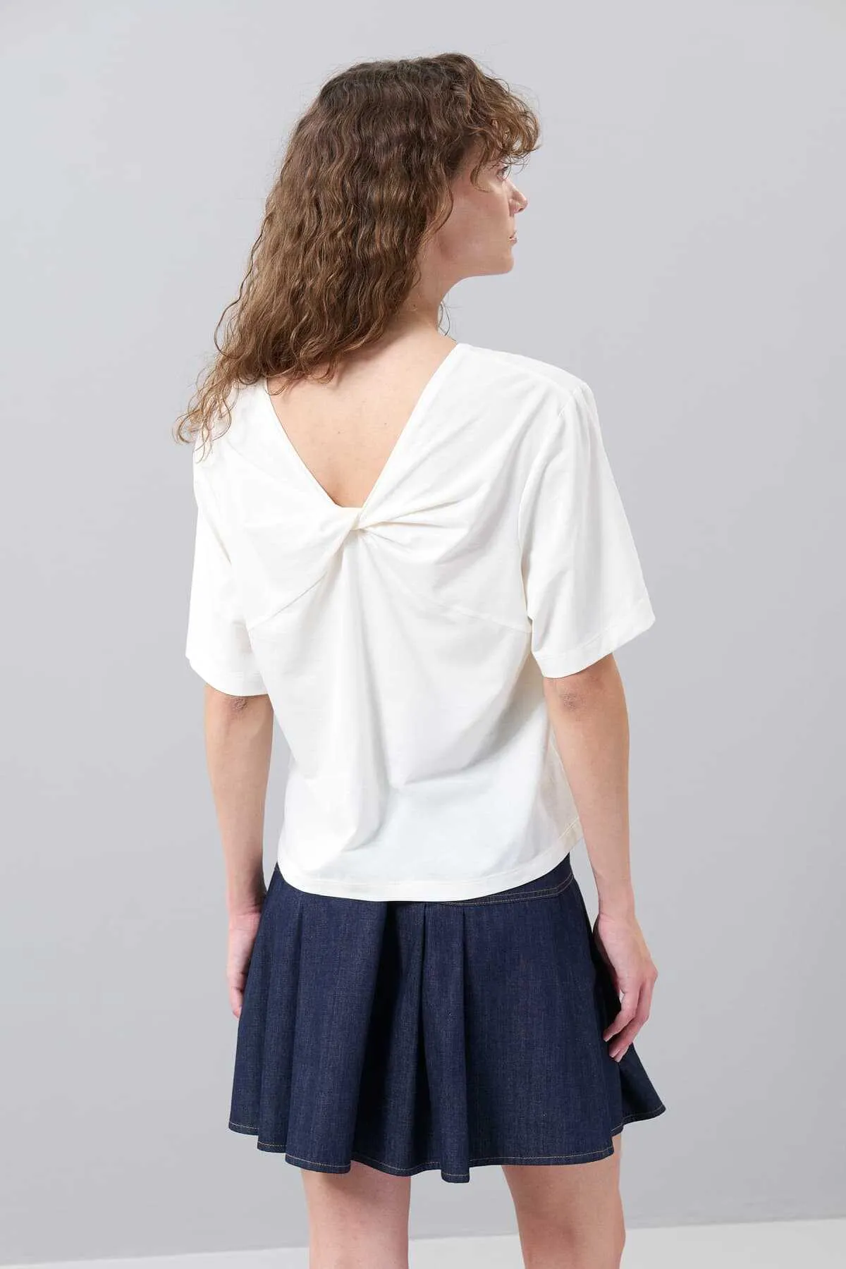 Back Detailed Short Sleeve Ivory T-Shirt