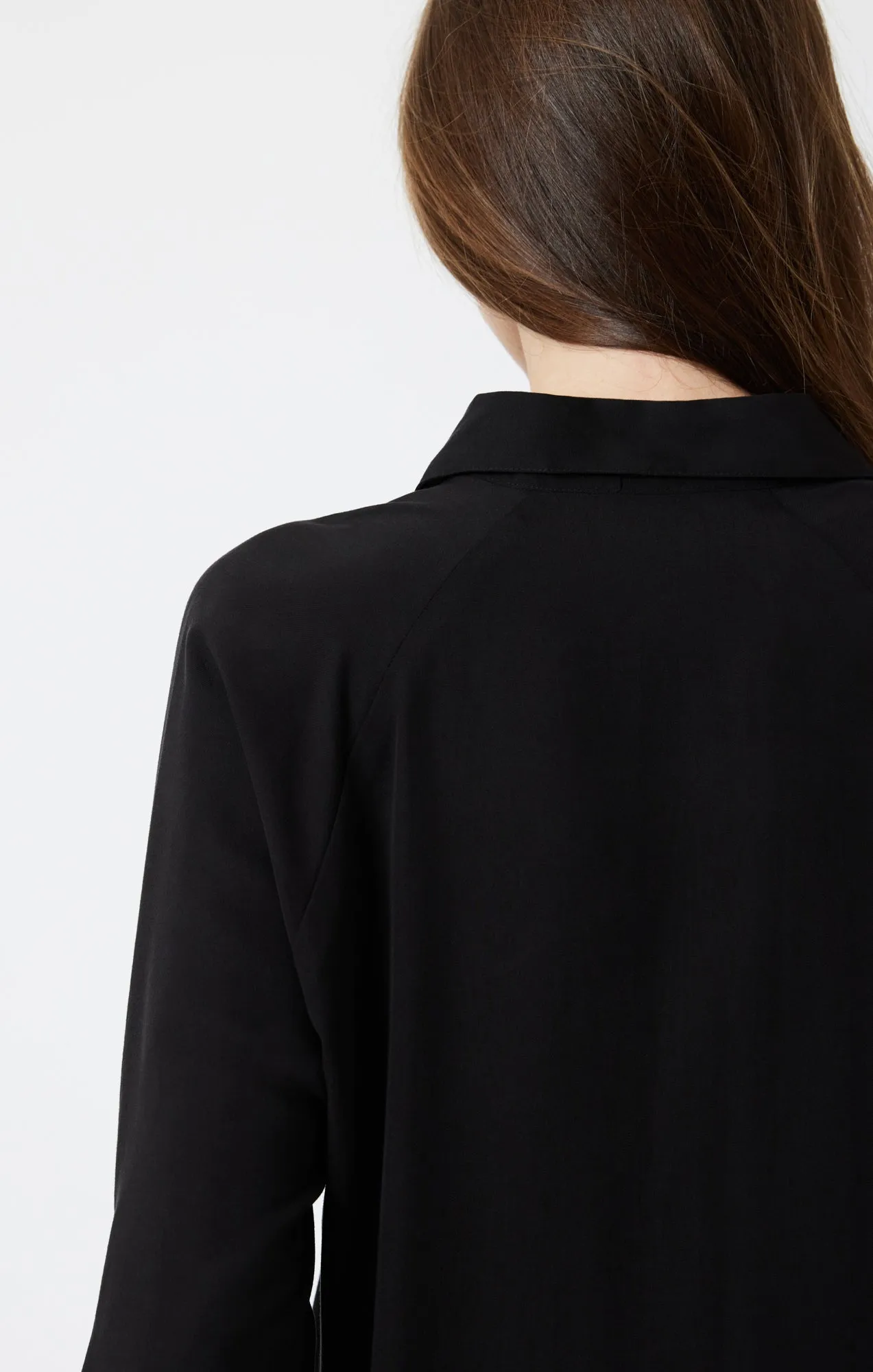 LONG SLEEVE TENCEL SHIRT IN BLACK