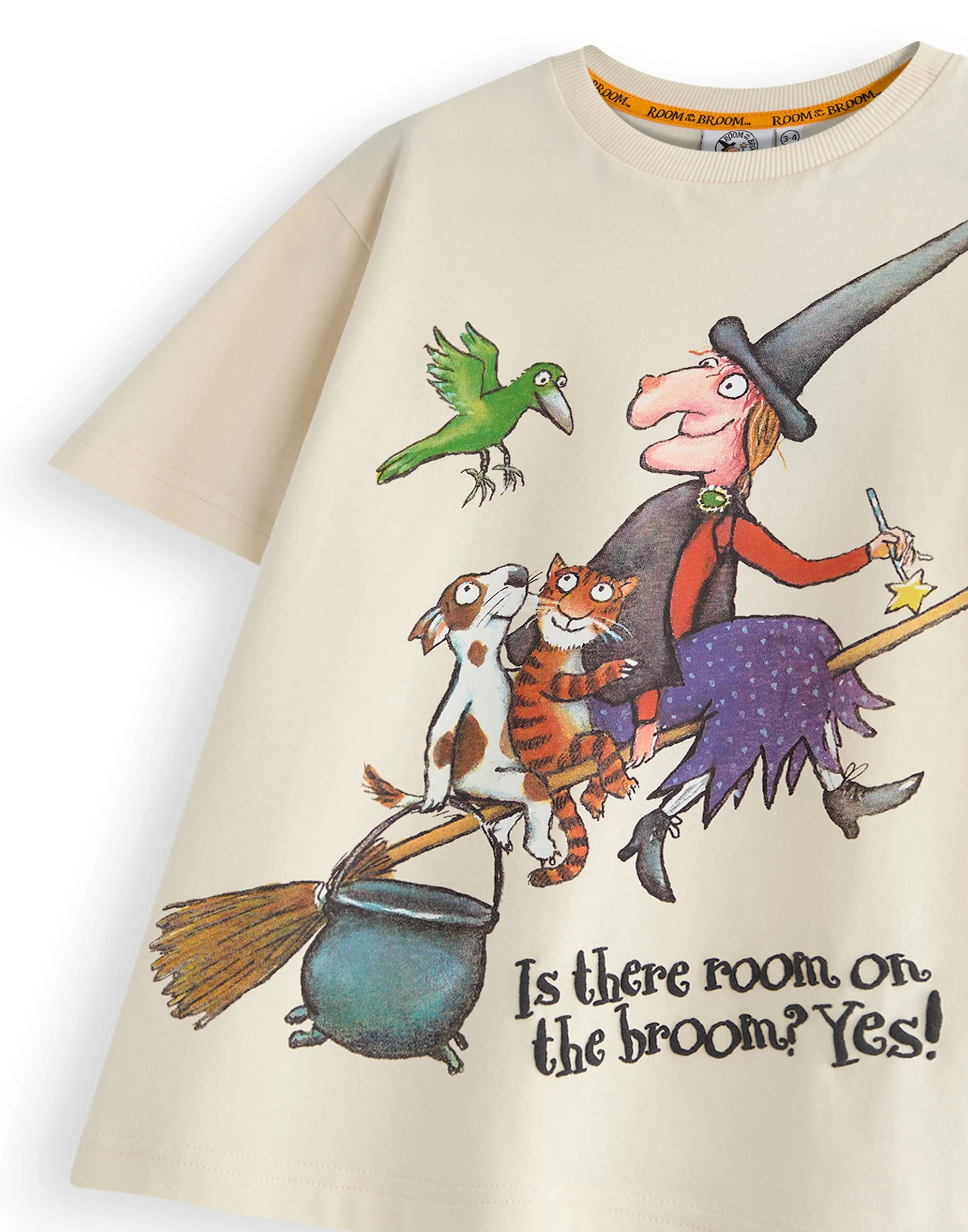 Room On The Broom Group Pose Unisex Kids Beige Short Sleeved T-Shirt