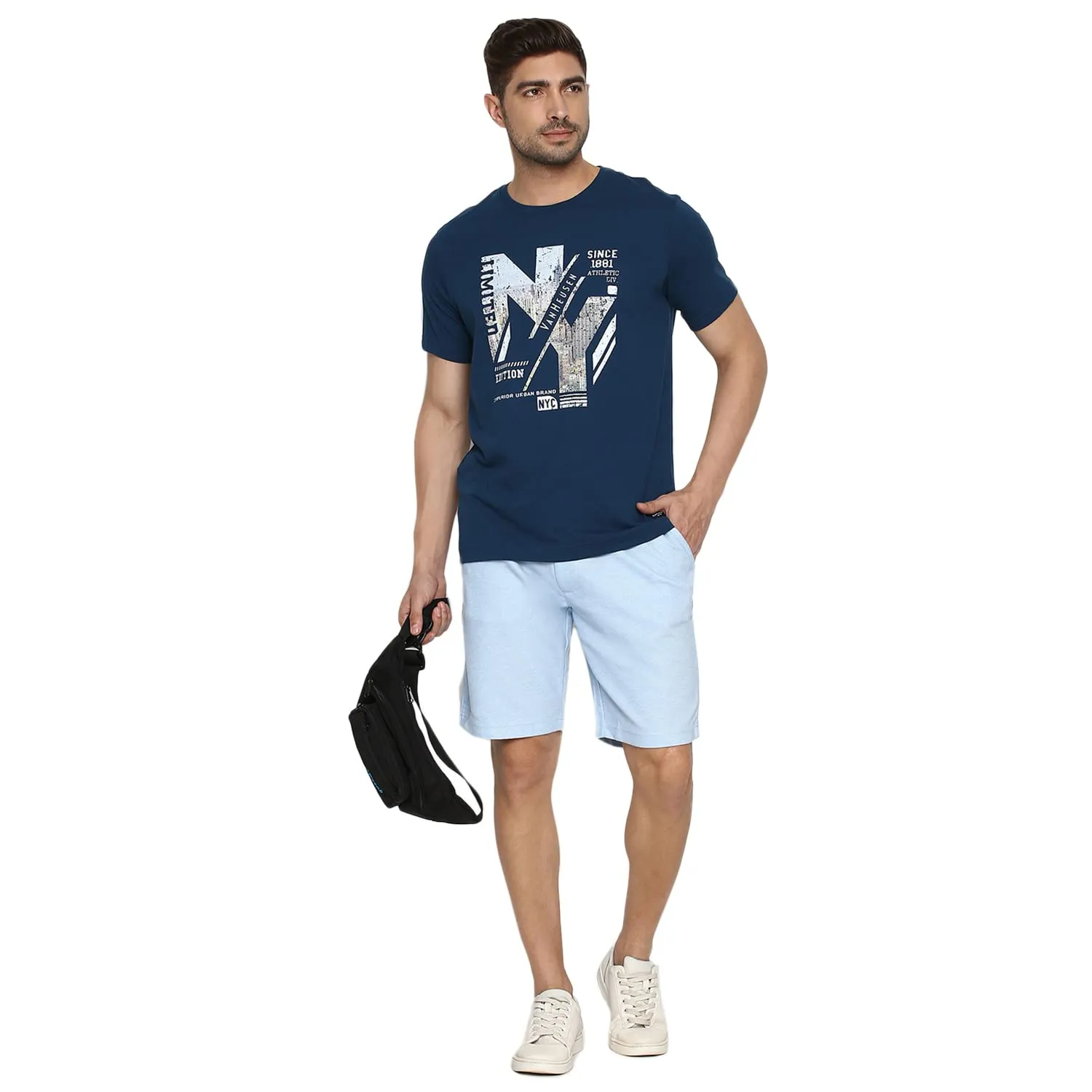 Van Heusen Men Athleisure Crew Neck Regular Fit T-Shirt-Short Sleeve,Chest Graphic_60096_Deep Sea Lt_L,Black