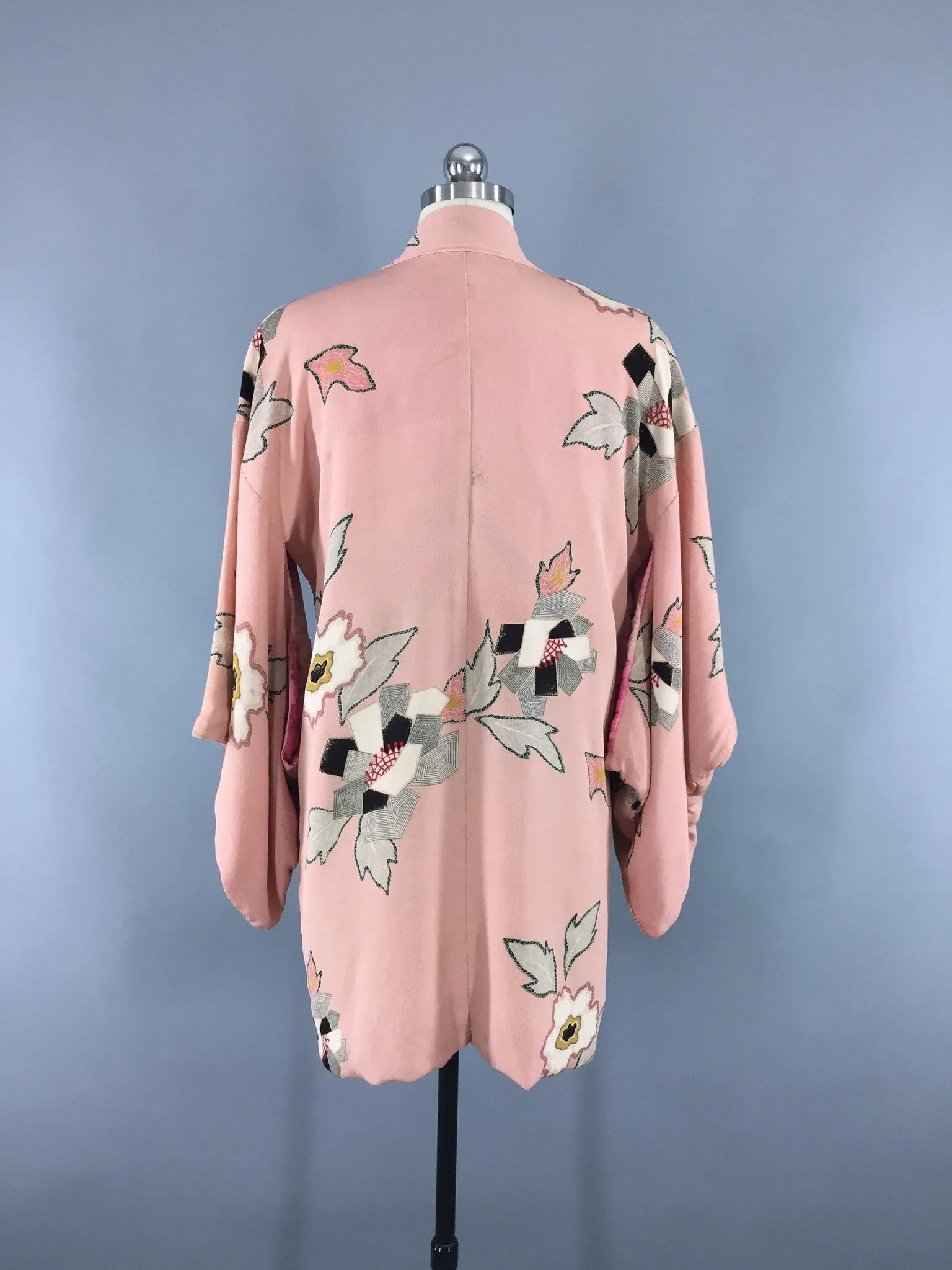 Vintage 1940s Vintage Haori Silk Kimono Jacket / Peach Pink Floral Print