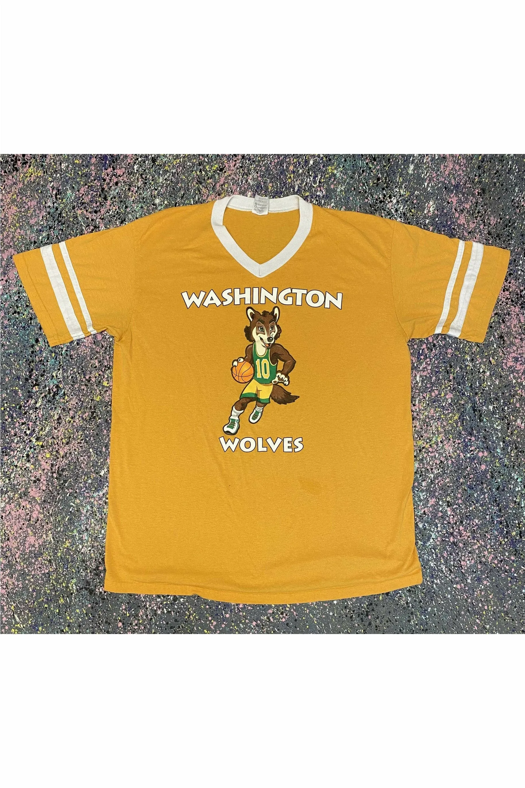 Vintage Single Stitched Washington Wolves Basketball Tee- L